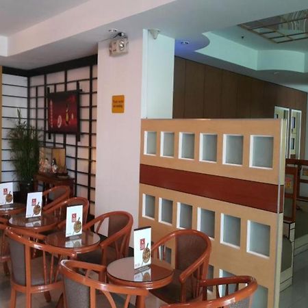 Hotel Sogo Sta Mesa Манила Экстерьер фото