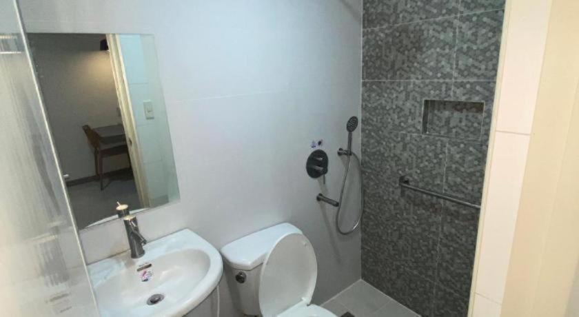 Hotel Sogo Sta Mesa Манила Экстерьер фото