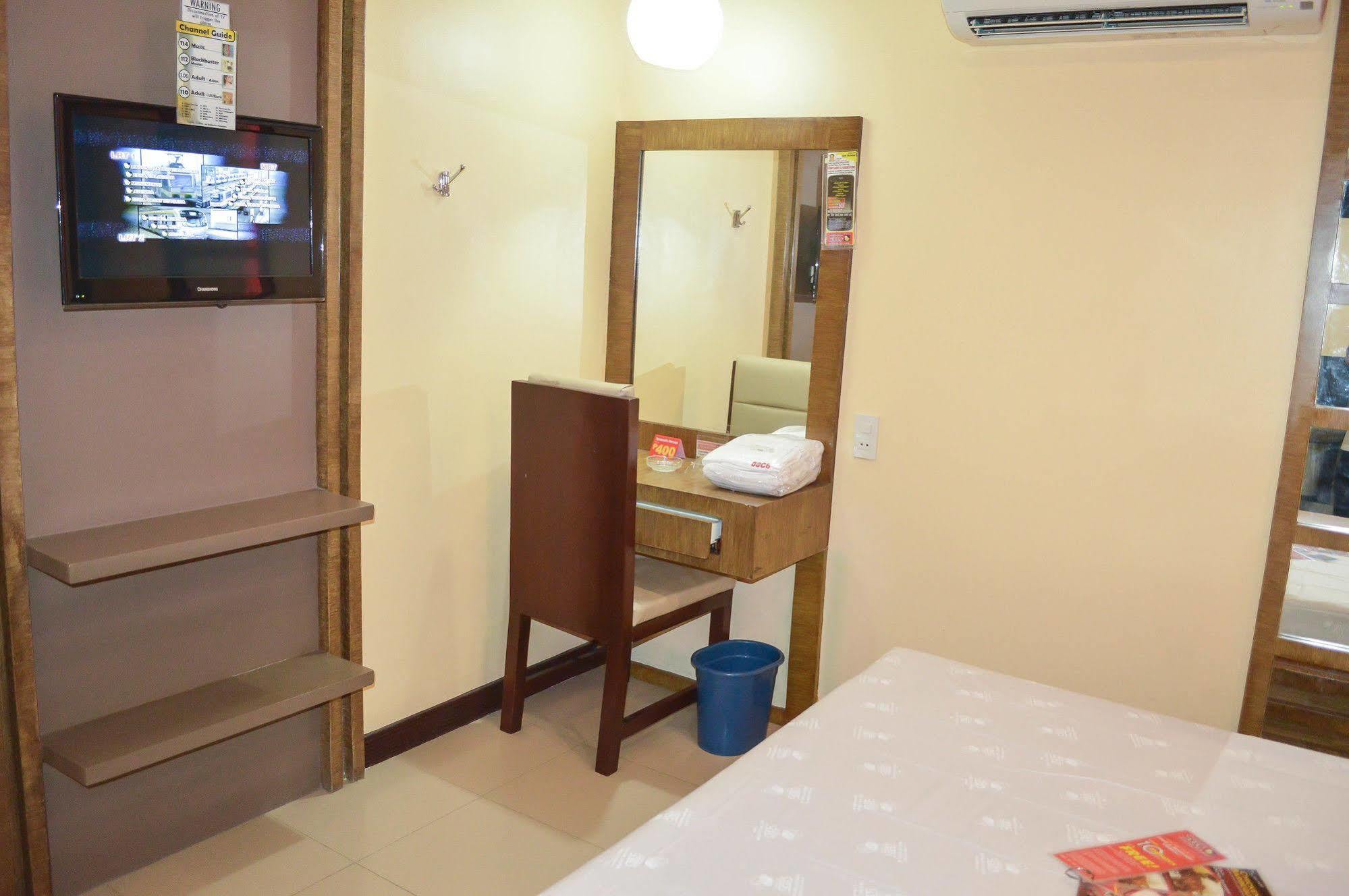 Hotel Sogo Sta Mesa Манила Экстерьер фото
